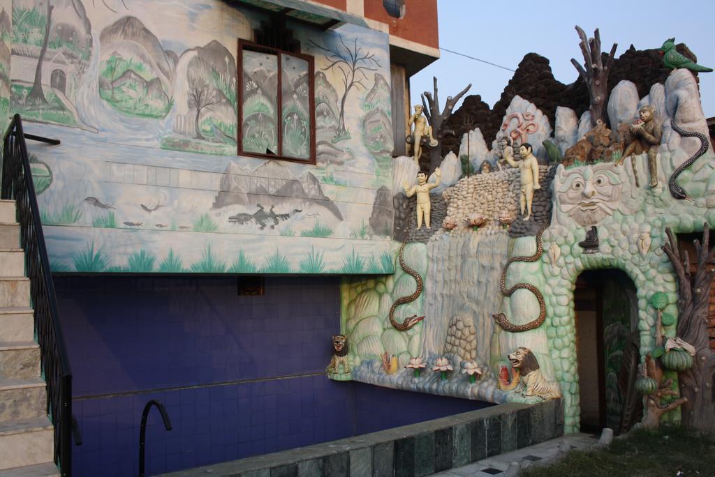 Oyo 4956 Hotel Maharaja Palace Κανπούρ Δωμάτιο φωτογραφία