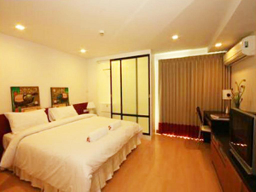 Oyo 4956 Hotel Maharaja Palace Κανπούρ Δωμάτιο φωτογραφία